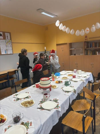 601017313_1614747593081648_3138439765462208286_n