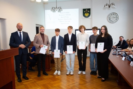 Absolwenci ze stypendiami