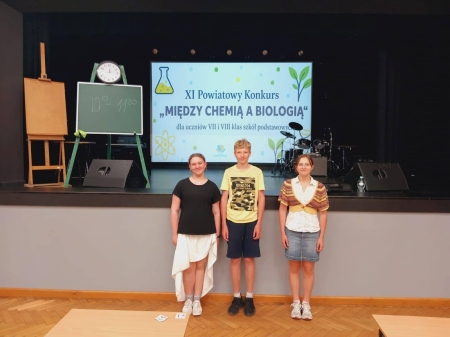 Między biologią a chemią 